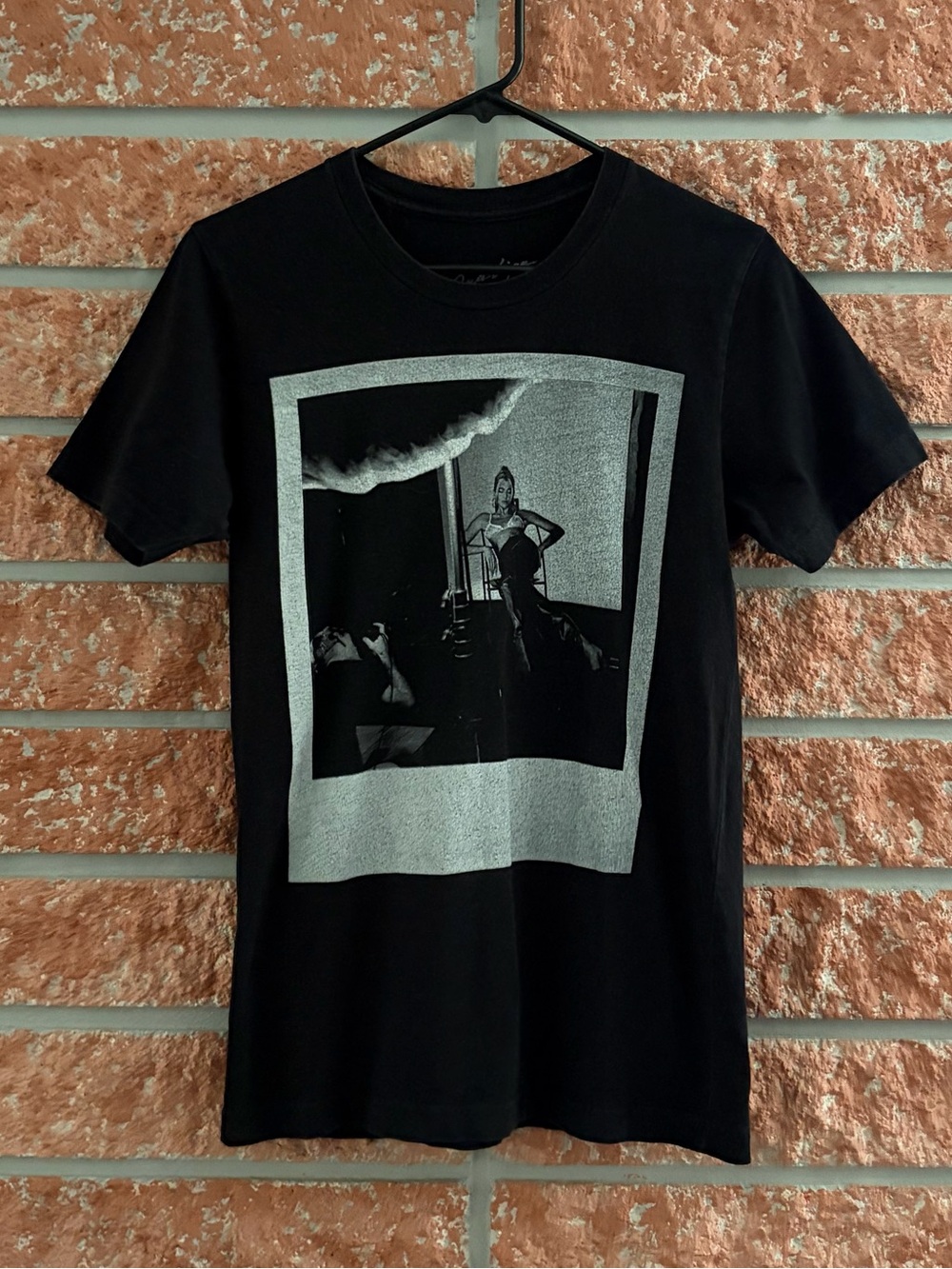 🌟 Dua Lipa T-shirt